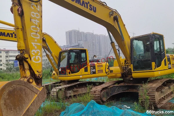 KOMATSU PC220-8M0 excavatrice sur chenilles Extérieur (3) | 86Trucks