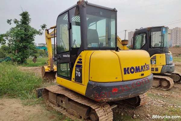 KOMATSU PC56-7 Crawler Excavator Exterior (3) | 86Trucks