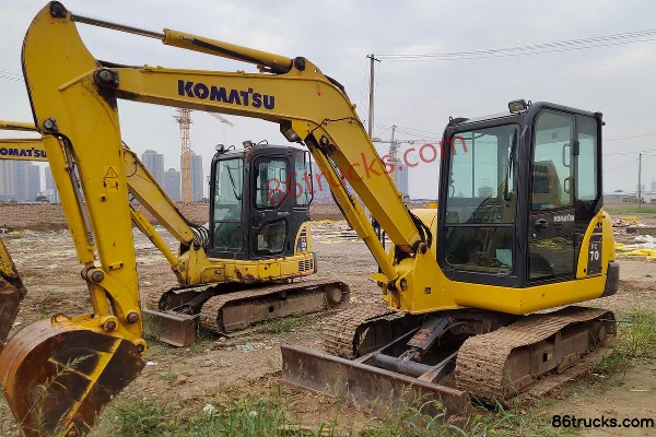 KOMATSU PC56-7 Crawler Excavator Exterior (2) | 86Trucks