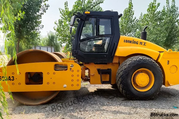 LONGGONG LG523A6 Pneumatic Tire Roller Exterior (3) | 86Trucks