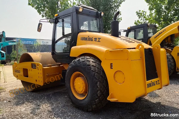 LONGGONG LG523A6 Pneumatic Tire Roller Exterior (2) | 86Trucks