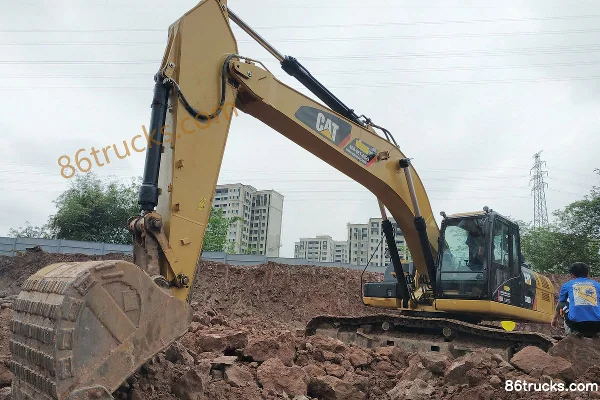 Caterpillar 330D2L Crawler Excavator Exterior (2) | 86Trucks