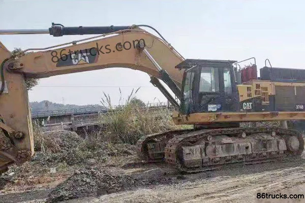 Caterpillar 374D L Hydraulic Excavator Exterior (2) | 86Trucks