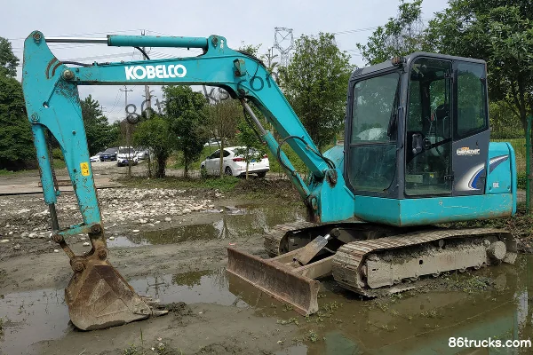 Kobelco SK60-C Crawler Excavator Exterior (2) | 86Trucks