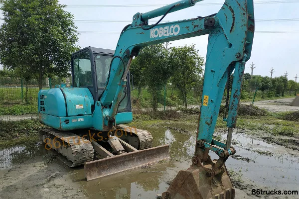 Kobelco SK60-C Crawler Excavator Exterior