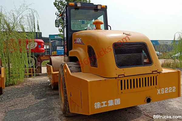 XCMG XS222 Single Drum Roller Exterior (3) | 86Trucks