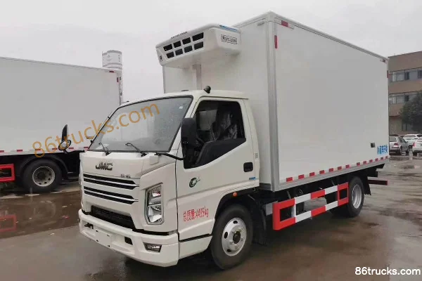 JMC Shunda Wide Body 129hp 4X2(6 wheels) 4.08m refrigerated truck (Chengliwei brand) Exterior (3) | 86Trucks