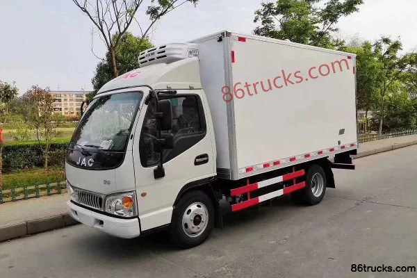 JAC Kangling H3 120hp 4X2(6 wheels) 4.1m refrigerated truck (Chengliwei brand) Exterior (2) | 86Trucks