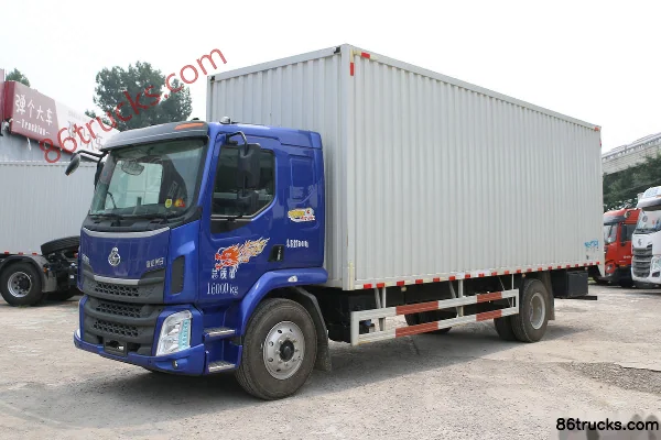 Dongfeng Liuqi New Chenglong M3 200 hp 4X2(6 wheels) 8.3m Box Cargo Truck Exterior (3) | 86Trucks