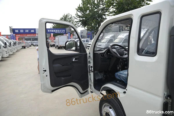 Foton Shidai Xiaoka Star 1 116 hp 4X2(6 wheels) 3.87m semi-row flatbed mini truck Cab (1) | 86Trucks