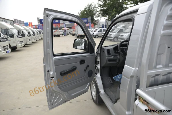 Foton Xiangling V1 1.3L 87 hp 4X2(6 wheels) Gasoline 2.71m Single Row Flatbed Mini Truck (China VI) Cab (1) | 86Trucks