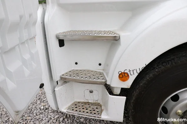 Sinotruk Sitrak G7 heavy truck 440hp 4X2(6 wheels) tractor truck (China VI) Cab (3) | 86Trucks