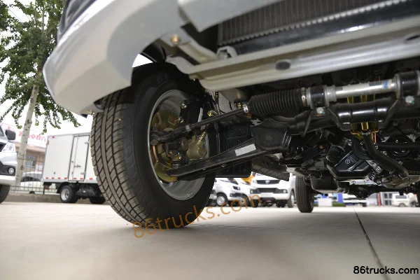 Foton Xiangling V1 1.3L 91hp 4X2(6 wheels) Gasoline 2.05m Double Row Stake Micro Truck Chassis (2) | 86Trucks