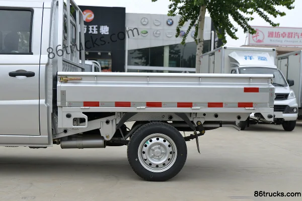 Foton Xiangling V1 1.3L 91hp 4X2(6 wheels) Gasoline 2.05m Double Row Stake Micro Truck Body (2) | 86Trucks