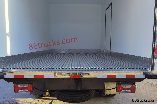 Yuejin Surpass C500 170 ch 4X2(6 roues) camion frigorifique 4,09 m Cabine (2) | 86Trucks