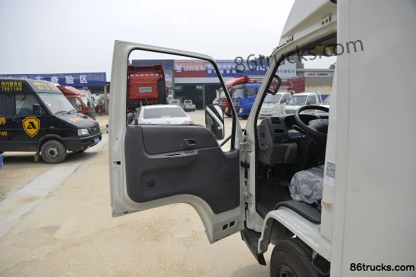 JMC Shunda Small Truck 116hp 4X2(6 wheels) 3.7m Single Row Van Light Truck Cab (1) | 86Trucks