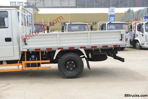 JMC Shunda Small Truck 116hp 4X2(6 wheels) 2.755m Double-Cab Flatbed Light Truck Body (2) | 86Trucks
