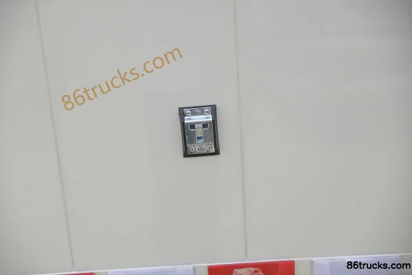 JMC Shunda Small Truck 116hp 4X2(6 wheels) 3.7m Single Row Van Light Truck Body (3) | 86Trucks