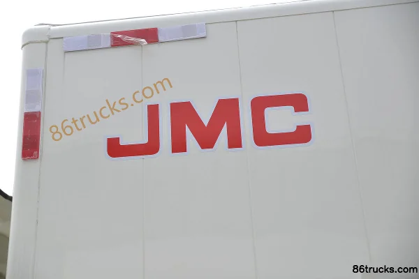 JMC Shunda Small Truck 116hp 4X2(6 wheels) 3.7m Single Row Van Light Truck Body (2) | 86Trucks