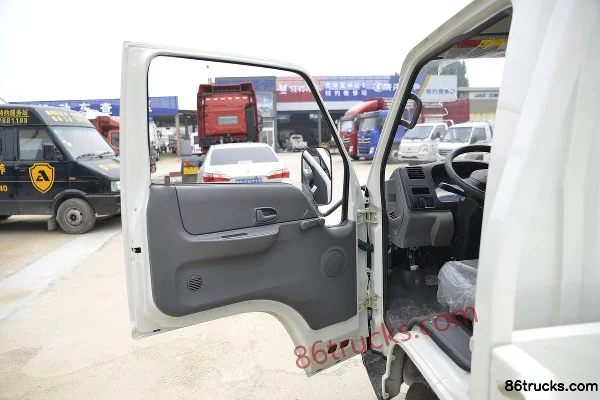 JMC Shunda Small Truck Standard 116hp 4X2(6 wheels) 3.7m Single Row Flatbed Light Truck Cab (1) | 86Trucks