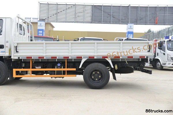 JMC Shunda Small Truck Standard 116hp 4X2(6 wheels) 3.7m Single Row Flatbed Light Truck Body (1) | 86Trucks