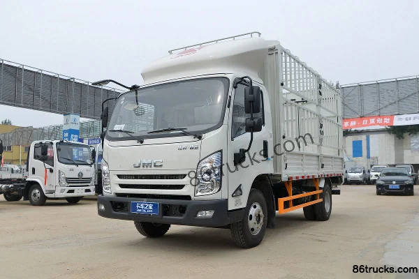 JMC Kaiyun Blue Whale Heavy-Duty Luxury Edition 129 hp 4X2(6 wheels) 4.045m Single Row Stake Truck (Yellow Plate) Exterior (3) | 86Trucks