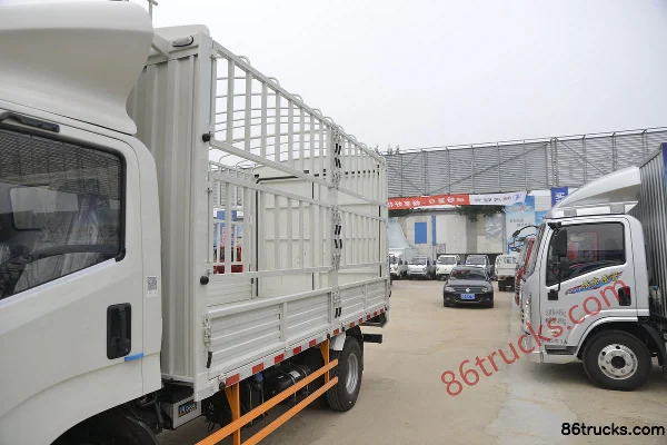 JMC Kaiyun Blue Whale Heavy-Duty Luxury Edition 129 hp 4X2(6 wheels) 4.045m Single Row Stake Truck (Yellow Plate) Body (1) | 86Trucks