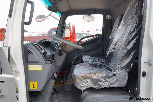 Kama Kaijie M1 110hp 4X2(6 wheels) 3.6m Single Row Stake Truck Cab (3) | 86Trucks