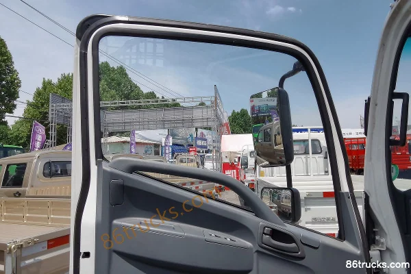 Kama Kaijie M1 110hp 4X2(6 wheels) 3.6m Single Row Stake Truck Cab (1) | 86Trucks
