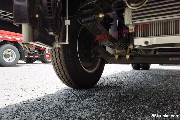 Kama Kaijie M1 110hp 4X2(6 wheels) 3.6m Single Row Stake Truck Chassis (2) | 86Trucks