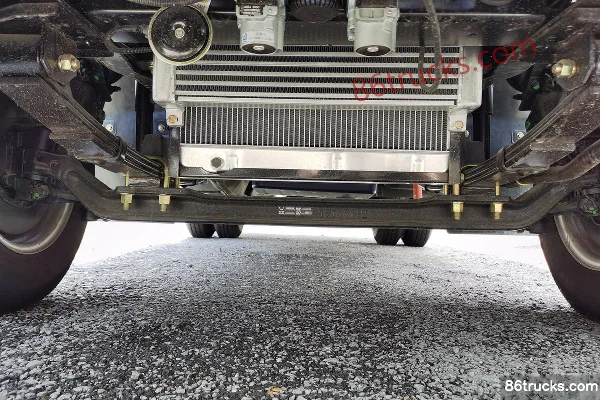 Kama Kaijie M1 110hp 4X2(6 wheels) 3.6m Single Row Stake Truck Chassis (1) | 86Trucks