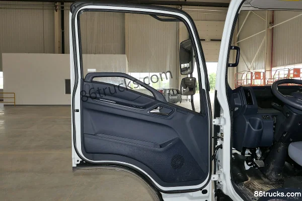 Jiangxi Isuzu Yifang ES7 170hp 4X2(6 wheels) 4.08m Single Row Van Light Truck (Hydraulic Brake)(China VI) Cab (1) | 86Trucks