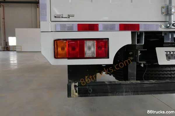 Jiangxi Isuzu Yifang ES7 170hp 4X2(6 wheels) 4.08m Single Row Van Light Truck (Hydraulic Brake)(China VI) Body (2) | 86Trucks