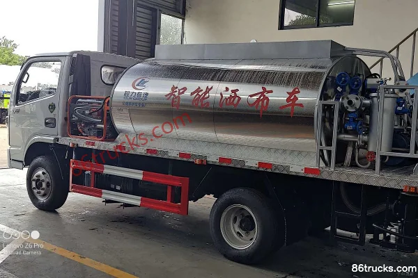 Dongfeng Duolika D6 127 hp 4X2(6 wheels) asphalt distributor truck (Chengliwei brand) Exterior (2) | 86Trucks
