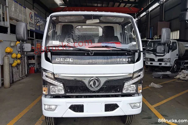 Dongfeng Duolika D6 127 hp 4X2(6 wheels) asphalt distributor truck (Chengliwei brand) Exterior