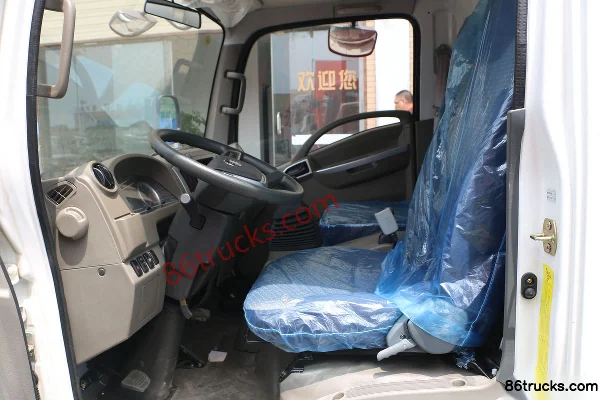FAW Hongta FAW Jiefang Gongshi 110hp 4X2(6 wheels) 4.05m Refrigerated Truck Cab (3) | 86Trucks