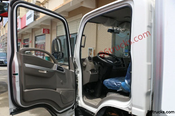 FAW Hongta FAW Jiefang Gongshi 110hp 4X2(6 wheels) 4.05m Refrigerated Truck Cab (1) | 86Trucks