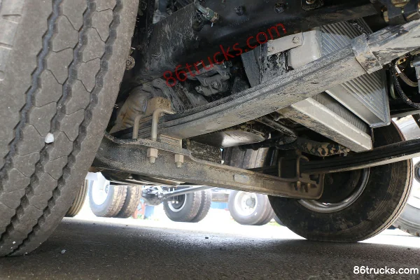FAW Hongta FAW Jiefang Gongshi 110hp 4X2(6 wheels) 4.05m Refrigerated Truck Chassis (2) | 86Trucks