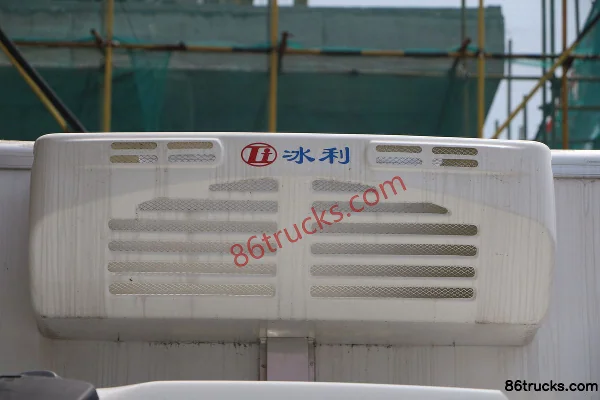 FAW Hongta FAW Jiefang Gongshi 110hp 4X2(6 wheels) 4.05m Refrigerated Truck Body (2) | 86Trucks