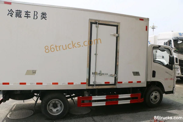FAW Hongta FAW Jiefang Gongshi 110hp 4X2(6 wheels) 4.05m Refrigerated Truck Body (1) | 86Trucks