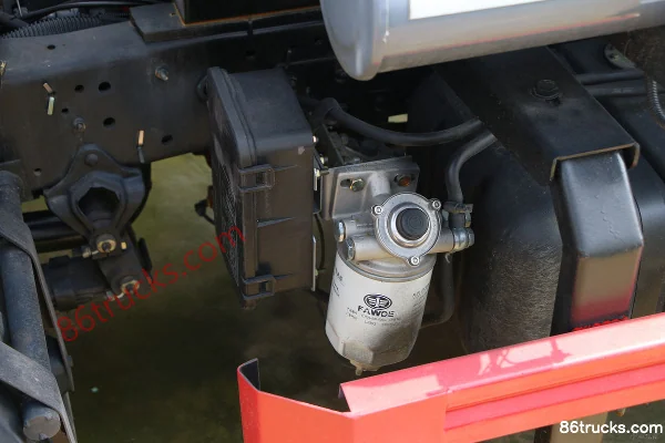 FAW Hongta FAW Jiefang Gongshi 130 hp 4X2(6 wheels) Water Sprinkler Truck (Xingbanglong Brand) Chassis (3) | 86Trucks