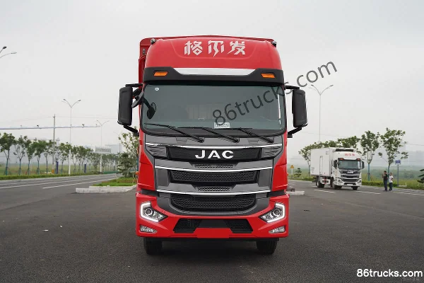 JAC Gallop A5X Medium Truck 220 hp 4X2(6 wheels) 6.8m Stake Cargo Truck (10-speed) Exterior (2) | 86Trucks