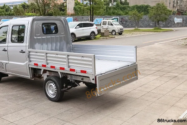 Jinbei T22 Version confort 85 ch 4X2(6 roues) 1.2L Essence 2,08 m double rangée plateau micro camion (China VI) Carrosserie (1) | 86Trucks