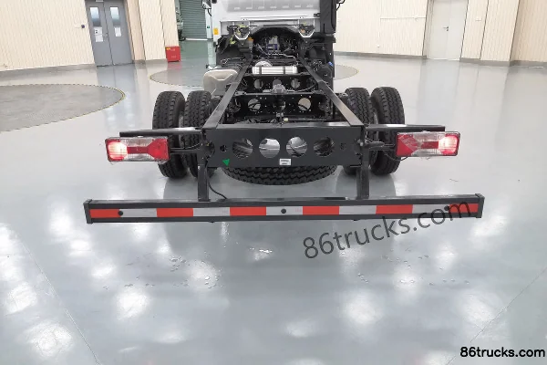 Yuejin Kuaiyun H300 130 hp 4X2(6 wheels) 3.82m half-cab flatbed light truck (China VI) Chassis (3) | 86Trucks