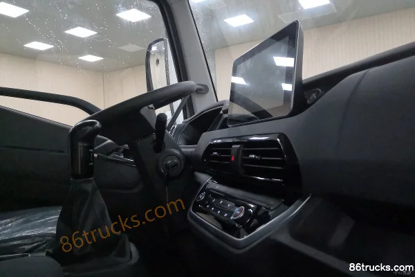 Yuejin Kuaiyun H300 130 hp 4X2(6 wheels) 3.82m half-cab flatbed light truck (China VI) (3) | 86Trucks