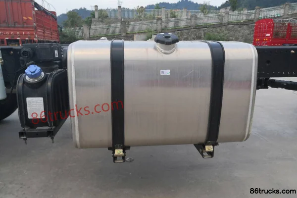 Dongfeng Changxing D3 220 hp 6X2(8 wheels) 6.8m Van Cargo Truck (China VI) Chassis (3) | 86Trucks