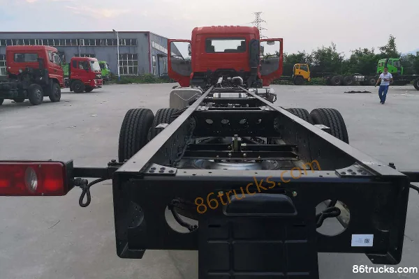Dongfeng Changxing D3 220 hp 6X2(8 wheels) 6.8m Van Cargo Truck (China VI) Chassis (2) | 86Trucks