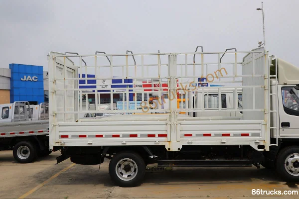 FAW Hongta FAW Jiefang Baling 78 hp 4X2(6 wheels) 3.77m Single Row Stake Light Truck Body (3) | 86Trucks