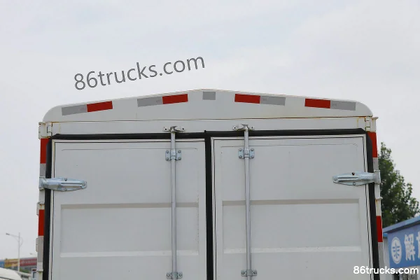 FAW Hongta FAW Jiefang Baling 78 hp 4X2(6 wheels) 3.77m Single Row Stake Light Truck Body (1) | 86Trucks