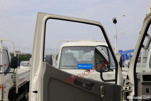 FAW Hongta FAW Jiefang Baling 102 hp 4X2(6 wheels) 3.76m semi-row flatbed light truck Cab (1) | 86Trucks